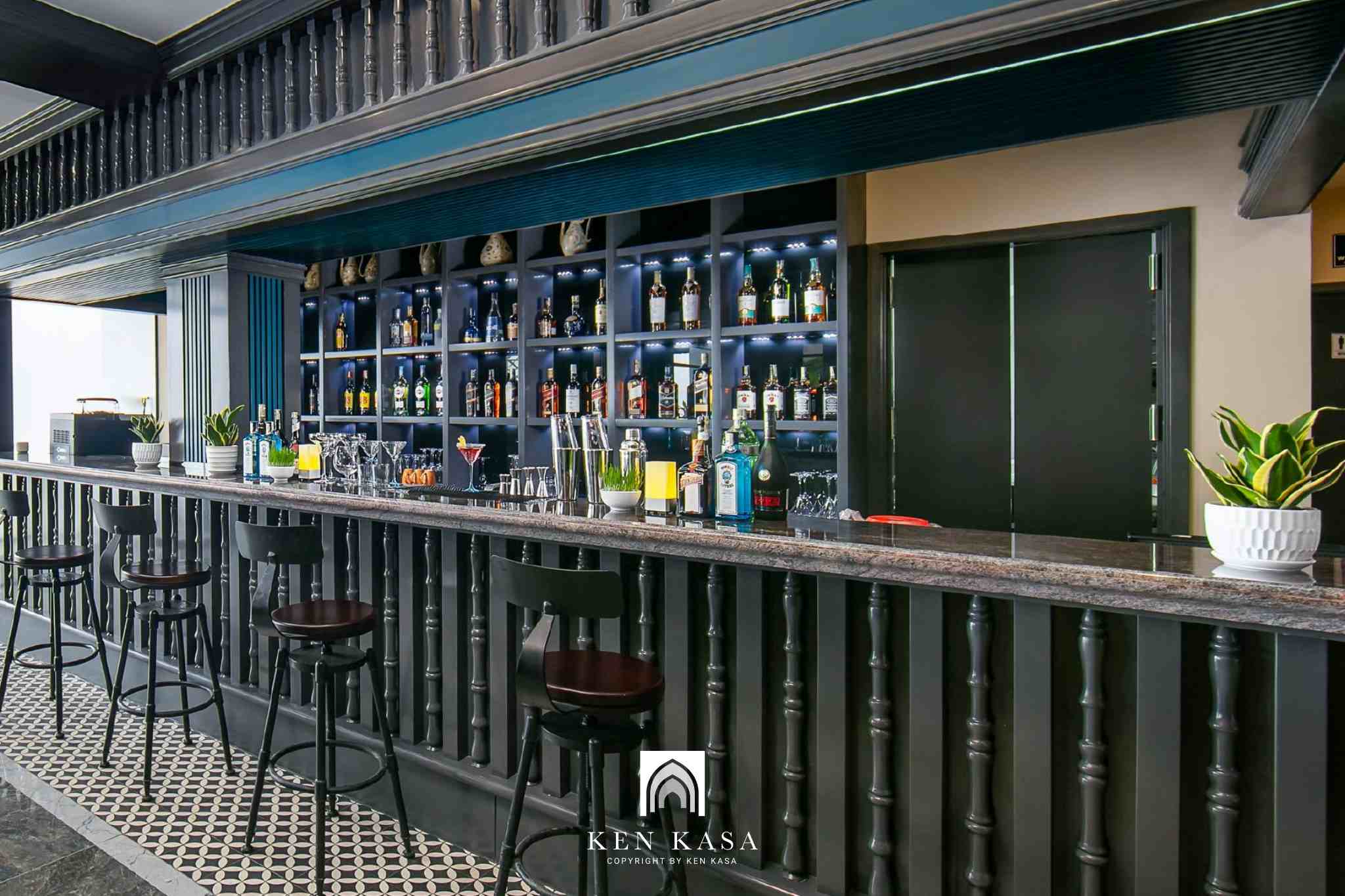 Quầy bar tại DeLaSol Phat Linh Sapa